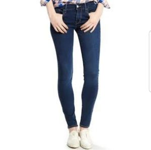 Levi's 710 Juniors Super Skinny Distressed 8 Reg